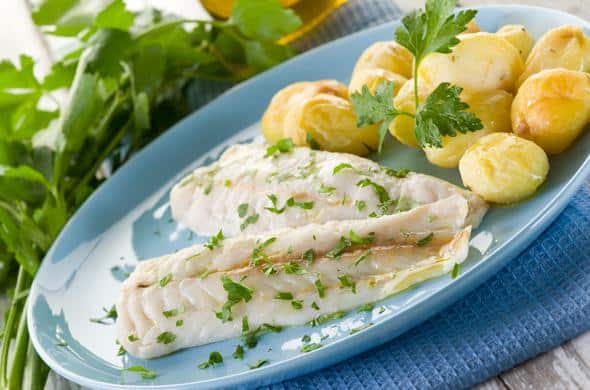 Merluza con patatas a la naranja